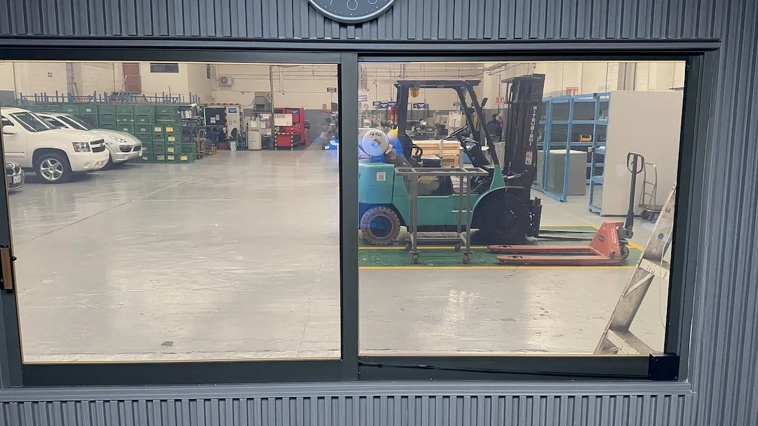 Smart Film antes: opaco para privacidad