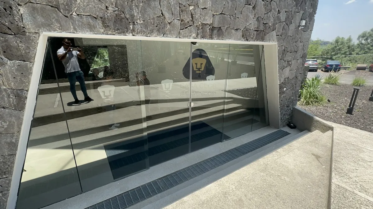 Proyecto Proyecto Casa Club Cantera Pumas Puerta Automatica - Smart Film (PDLC) - Foto 14