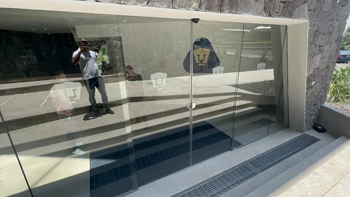 Proyecto Proyecto Casa Club Cantera Pumas Puerta Automatica - Smart Film (PDLC) - Foto 17