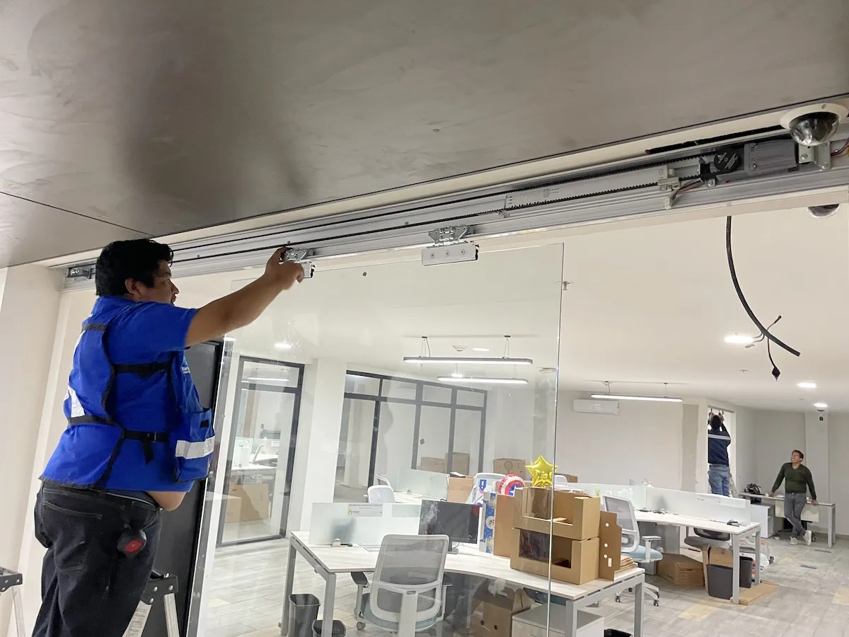 Proyecto Proyecto Copamex Puerta Automatica - Smart Film (PDLC) - Foto 5