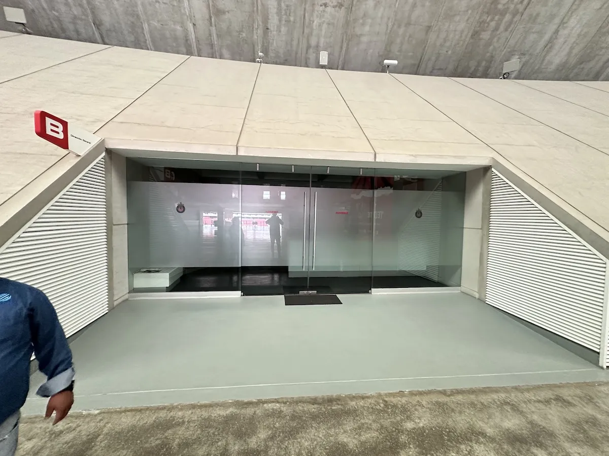 Proyecto Proyecto Direccion General Estadio Akron Puerta Automatica - Smart Film (PDLC) - Foto 3