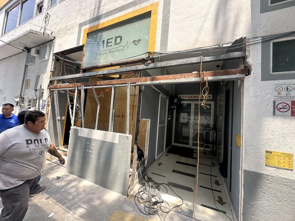 Proyecto Proyecto Fachada Med Centro Medico Puerta Automatica - Smart Film (PDLC) - Foto 10