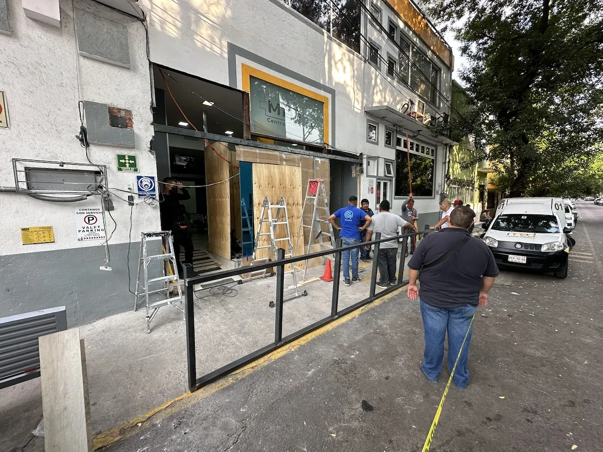 Proyecto Proyecto Fachada Med Centro Medico Puerta Automatica - Smart Film (PDLC) - Foto 15