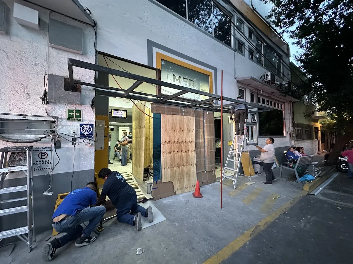 Proyecto Proyecto Fachada Med Centro Medico Puerta Automatica - Smart Film (PDLC) - Foto 18