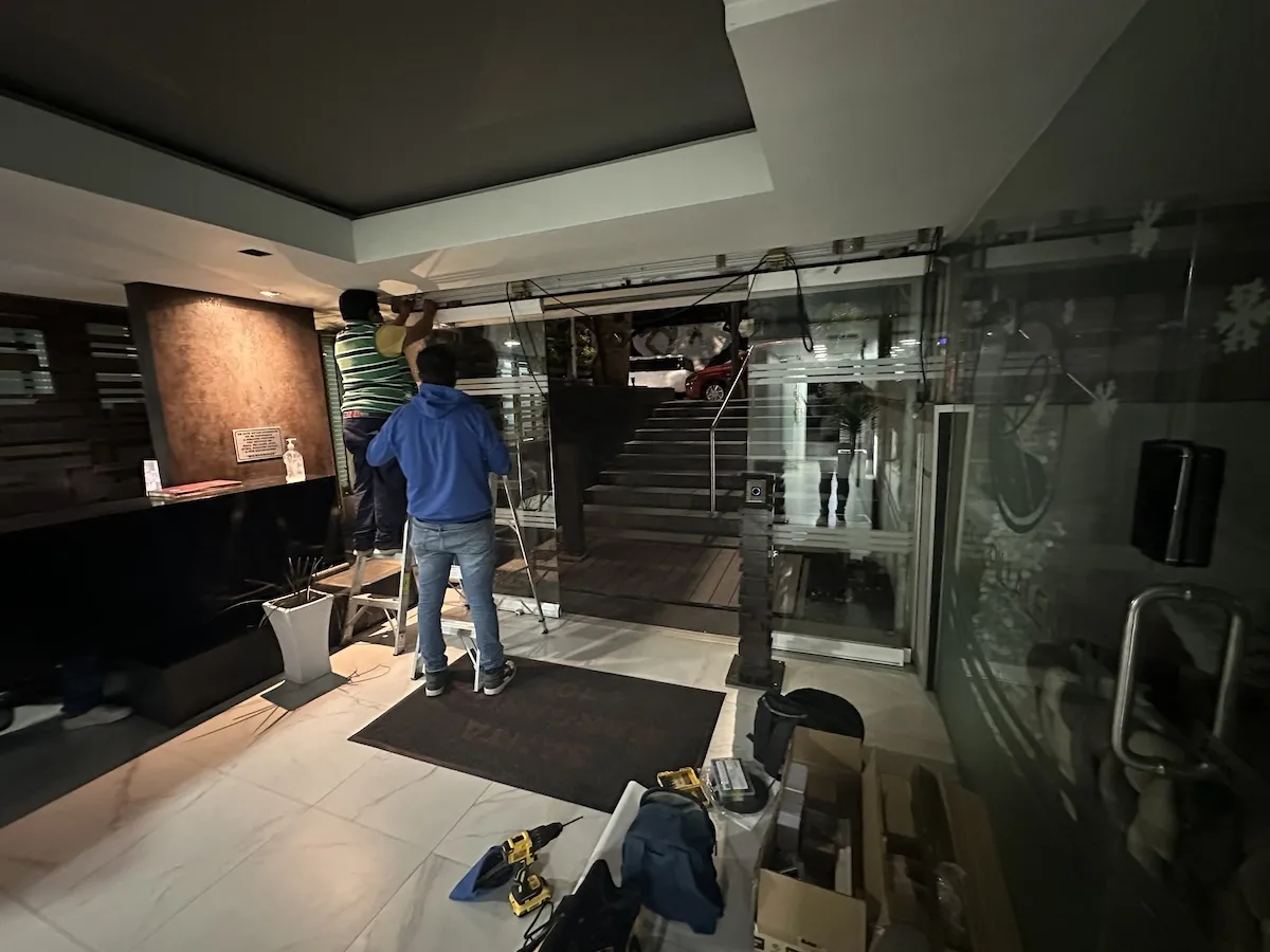 Proyecto Proyecto Hospital Santa Margarita Cdmx Puerta Automatica - Smart Film (PDLC) - Foto 4