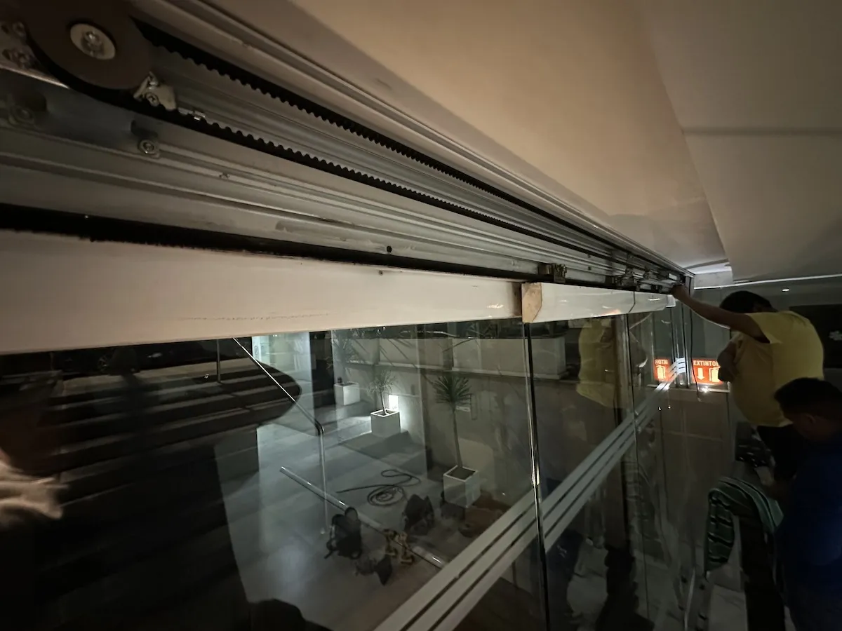 Proyecto Proyecto Hospital Santa Margarita Cdmx Puerta Automatica - Smart Film (PDLC) - Foto 8