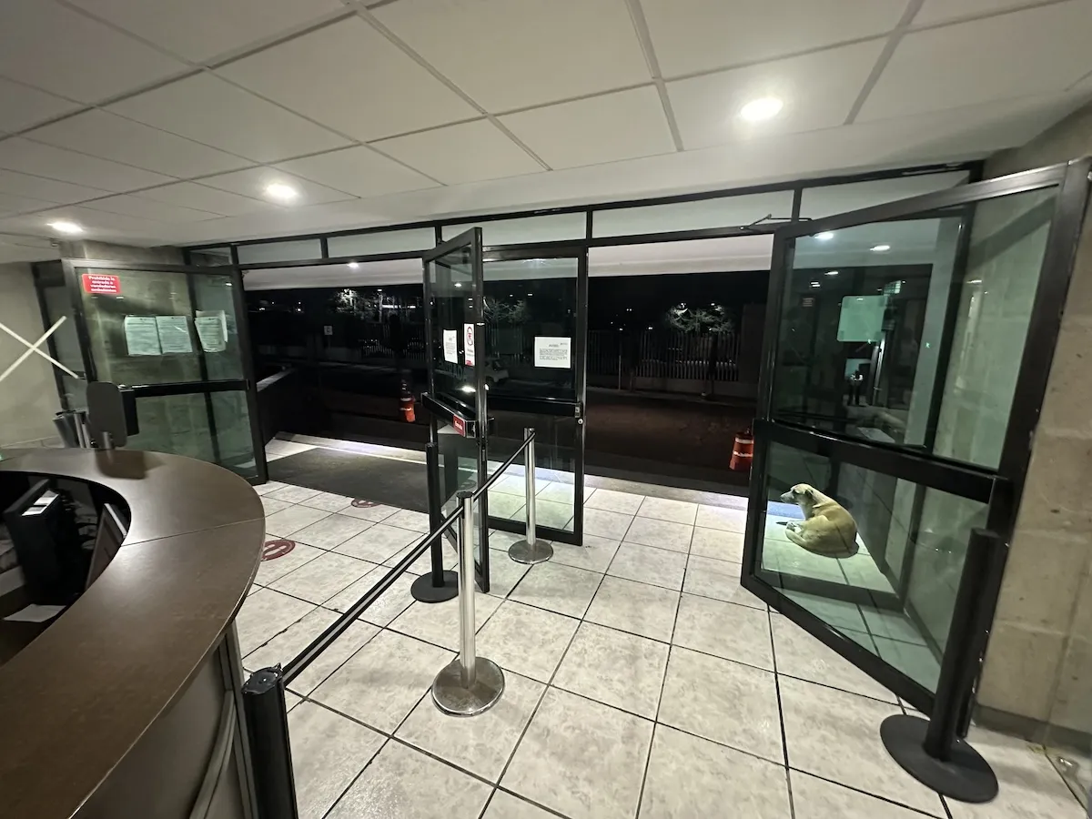 Proyecto Proyecto Juzgados De Control Distrito Judicial De Toluca Puertas Automaticas - Instalación de Smart Film (PDLC) por Comercializadora Garfuza