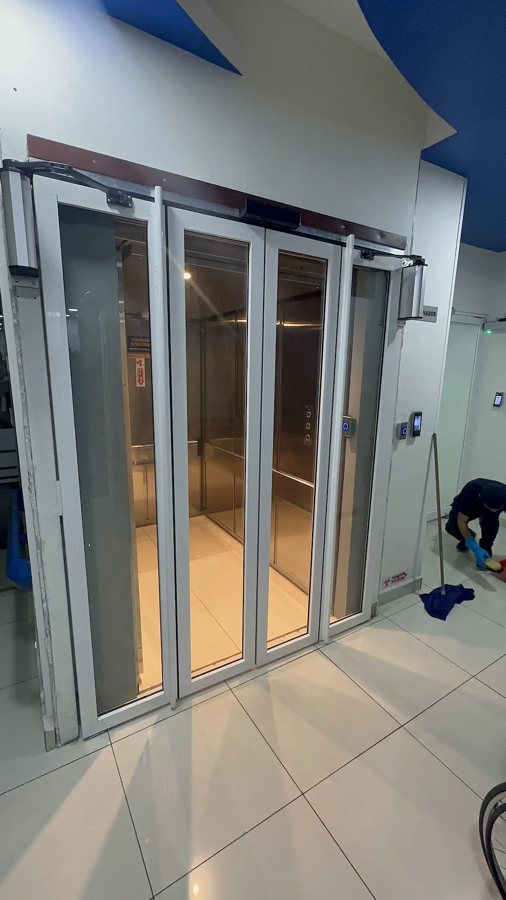 Proyecto Proyecto Med Centro Medico Puertas Plegables Automaticas Puertas Automaticas - Smart Film (PDLC) - Foto 13