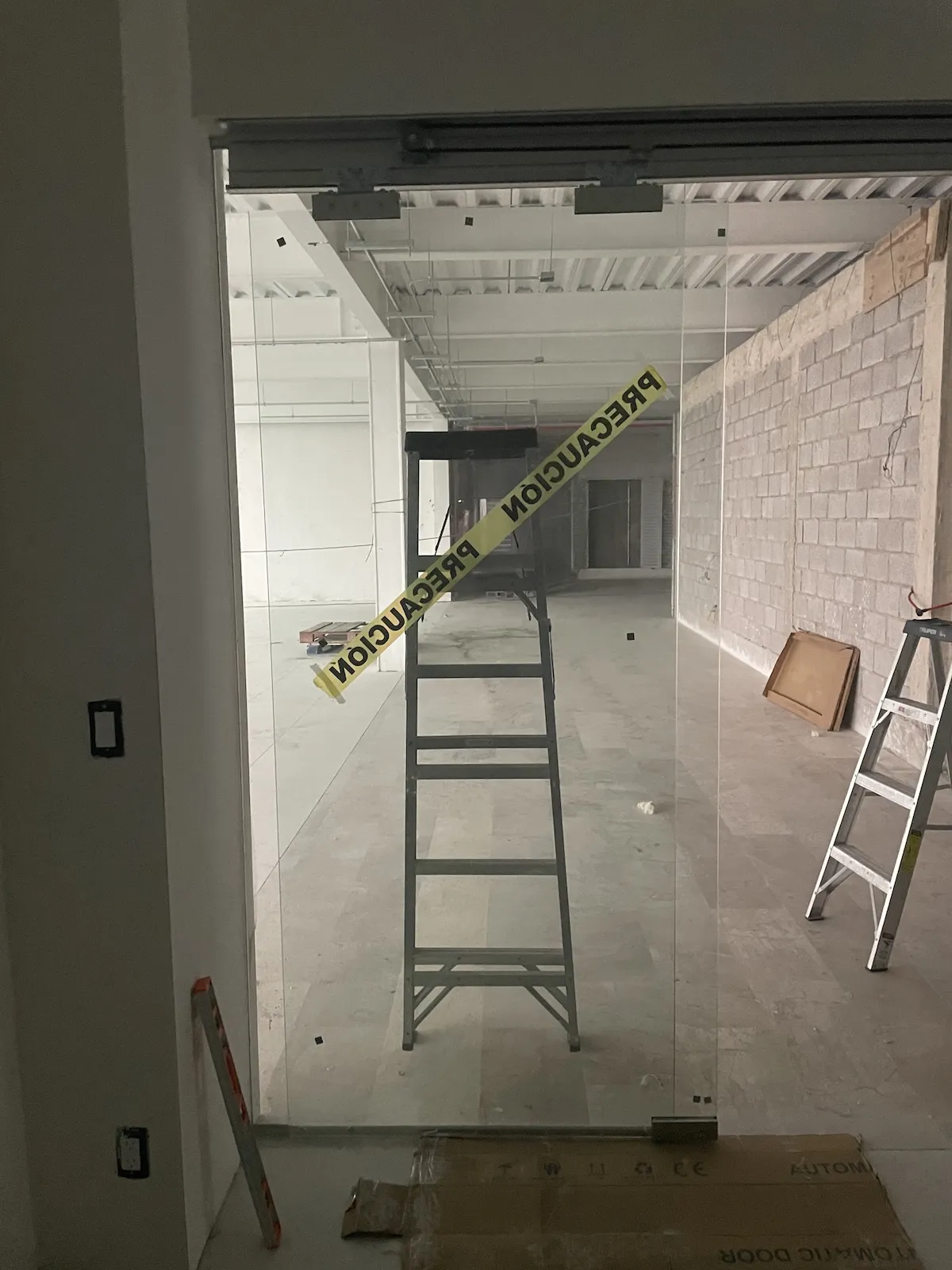 Proyecto Proyecto Plaza Comercial Dr Valenzuela Cdmx Puerta Automatica - Smart Film (PDLC) - Foto 10