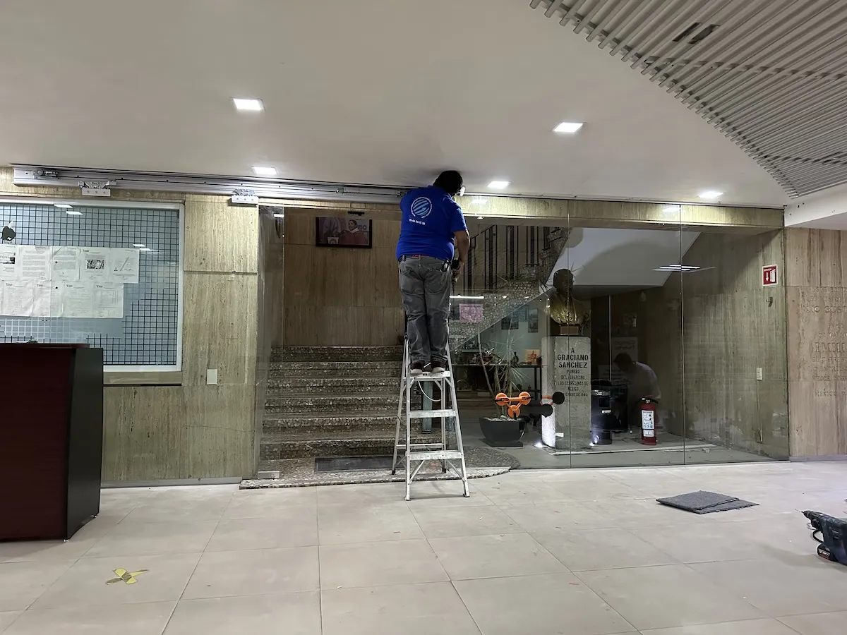 Proyecto Proyecto Puerta Cnc Buenavista - Smart Film (PDLC) - Foto 10