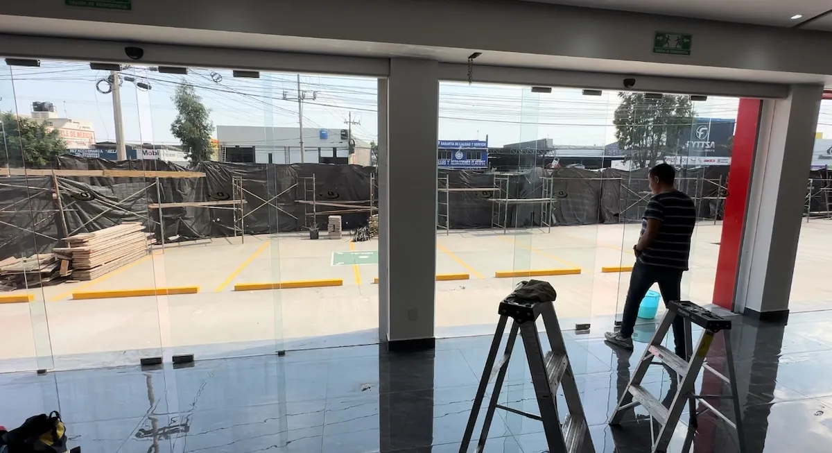 Proyecto Proyecto Refaccionaria Del Norte Puertas Automaticas - Smart Film (PDLC) - Foto 15