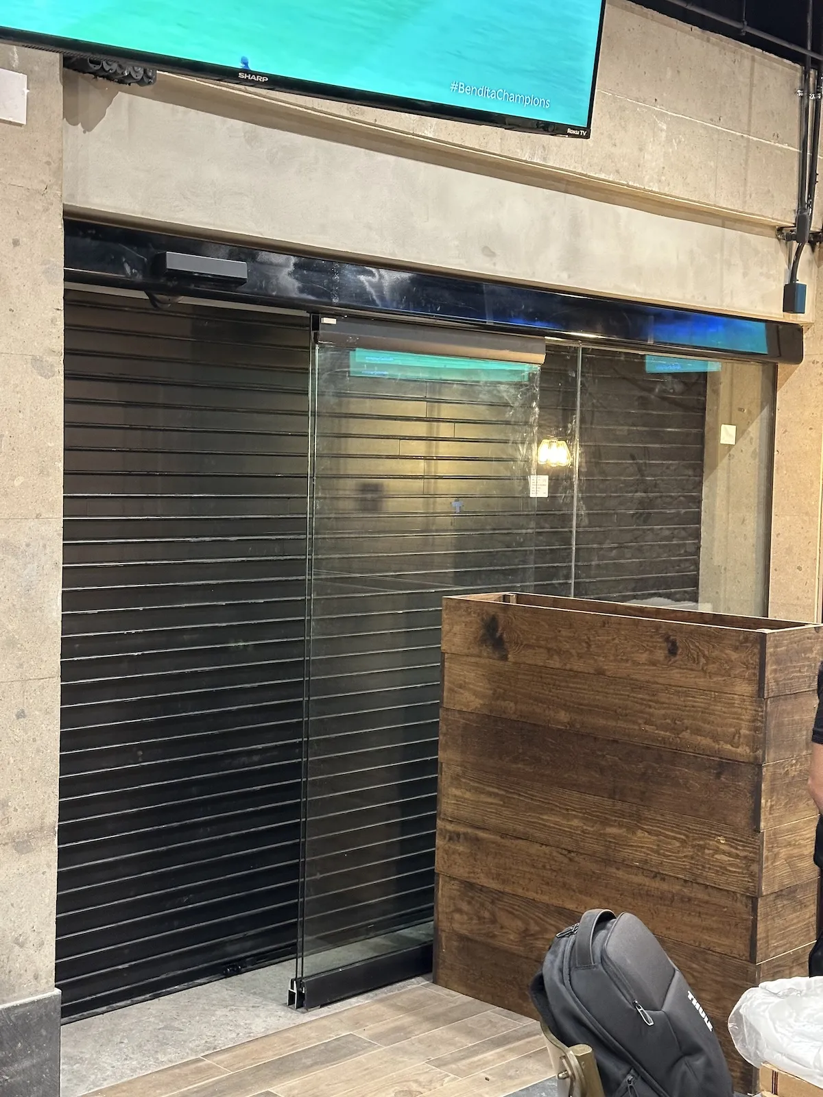 Proyecto Proyecto Restaurante Revolucion Puerta Automatica - Instalación de Smart Film (PDLC) por Comercializadora Garfuza