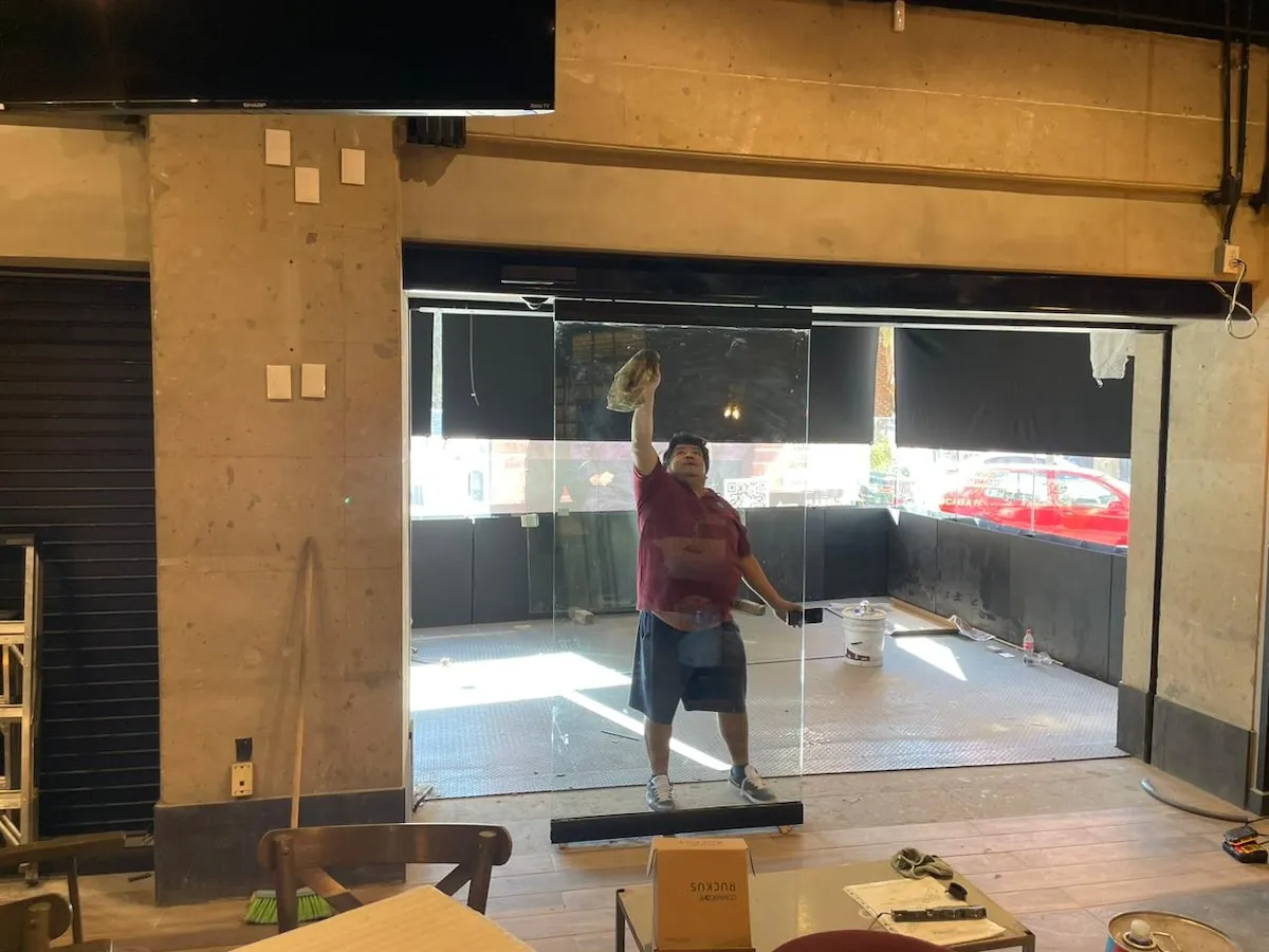 Proyecto Proyecto Restaurante Revolucion Puerta Automatica - Smart Film (PDLC) - Foto 5