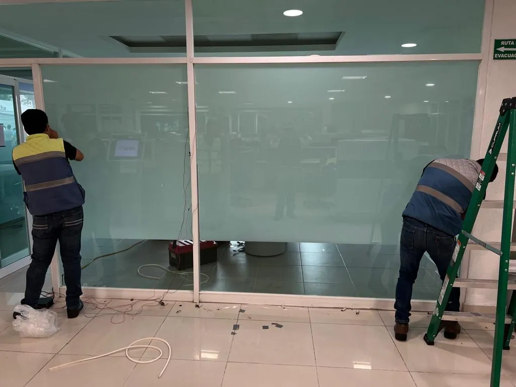 Proyecto Proyecto Smart Film Sala De Juntas Celaya - Instalación de Smart Film (PDLC) por Comercializadora Garfuza