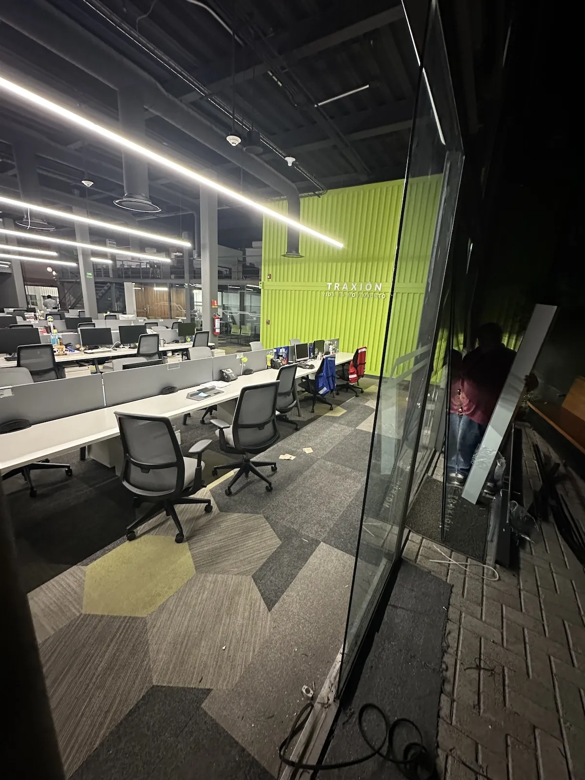 Proyecto Proyecto Traxion Puertas Automaticas - Smart Film (PDLC) - Foto 3