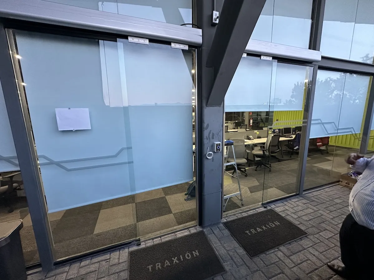 Proyecto Proyecto Traxion Puertas Automaticas - Smart Film (PDLC) - Foto 7