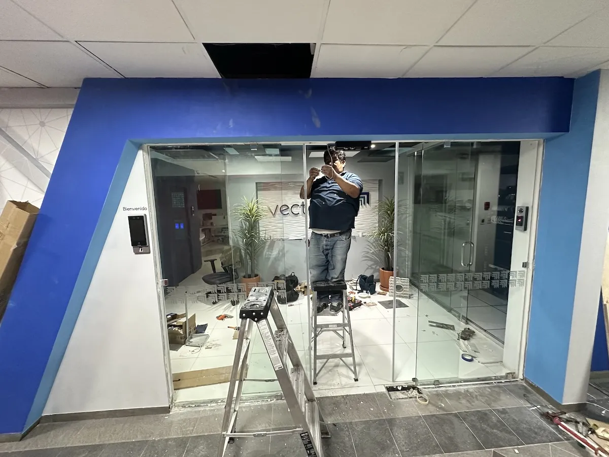 Proyecto Proyecto Vector Pro Puerta Automatica - Smart Film (PDLC) - Foto 15