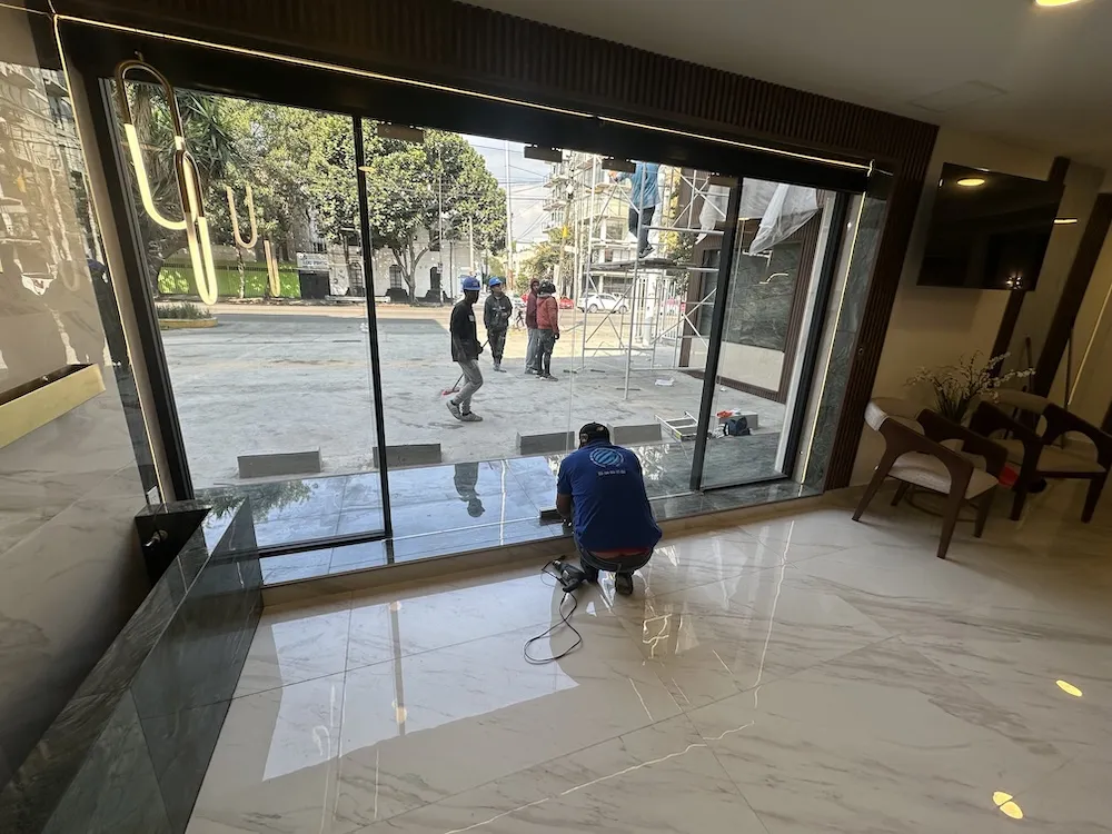 Proyecto Proyecto White D Patriotismo Puerta Automatica - Smart Film (PDLC) - Foto 12